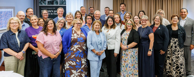 Group shot of the heads of Canada’s nurses’ unions standing with the country’s premiers.